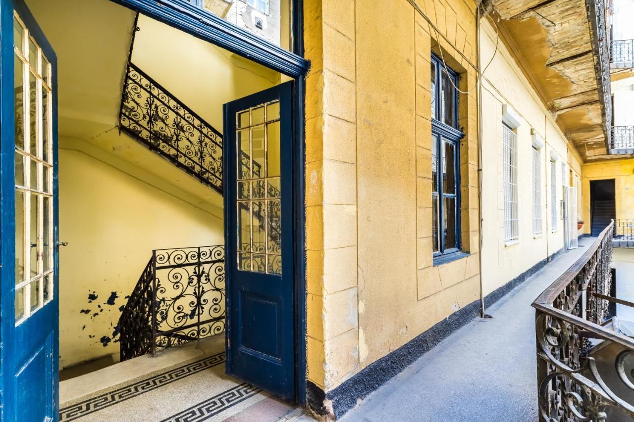Cosy Studios In The Heart Of The City Budapest Exteriör bild