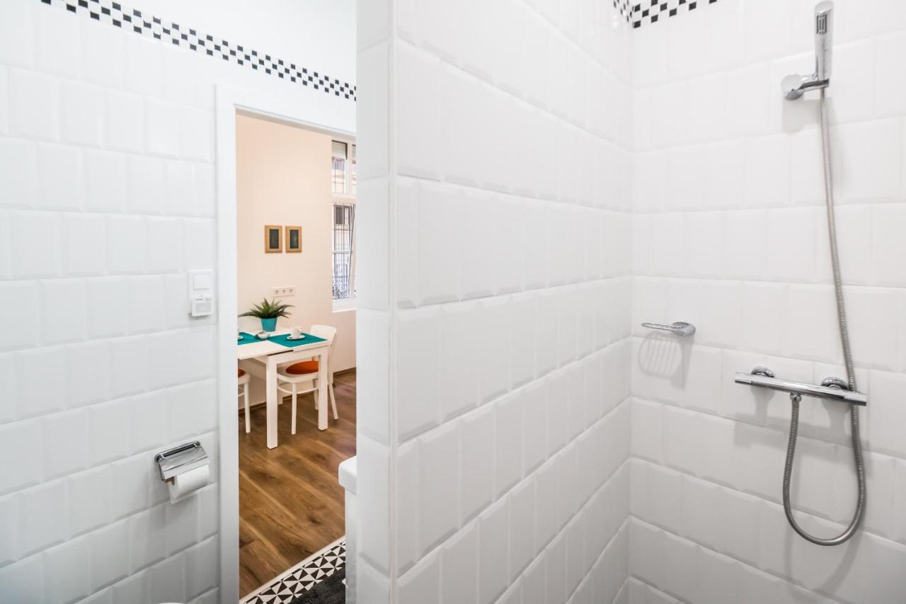 Cosy Studios In The Heart Of The City Budapest Exteriör bild
