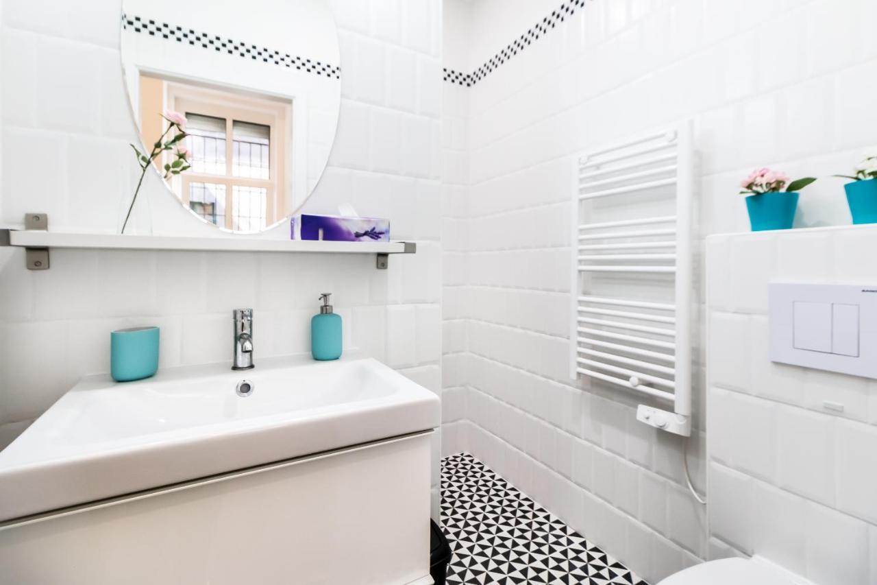 Cosy Studios In The Heart Of The City Budapest Exteriör bild