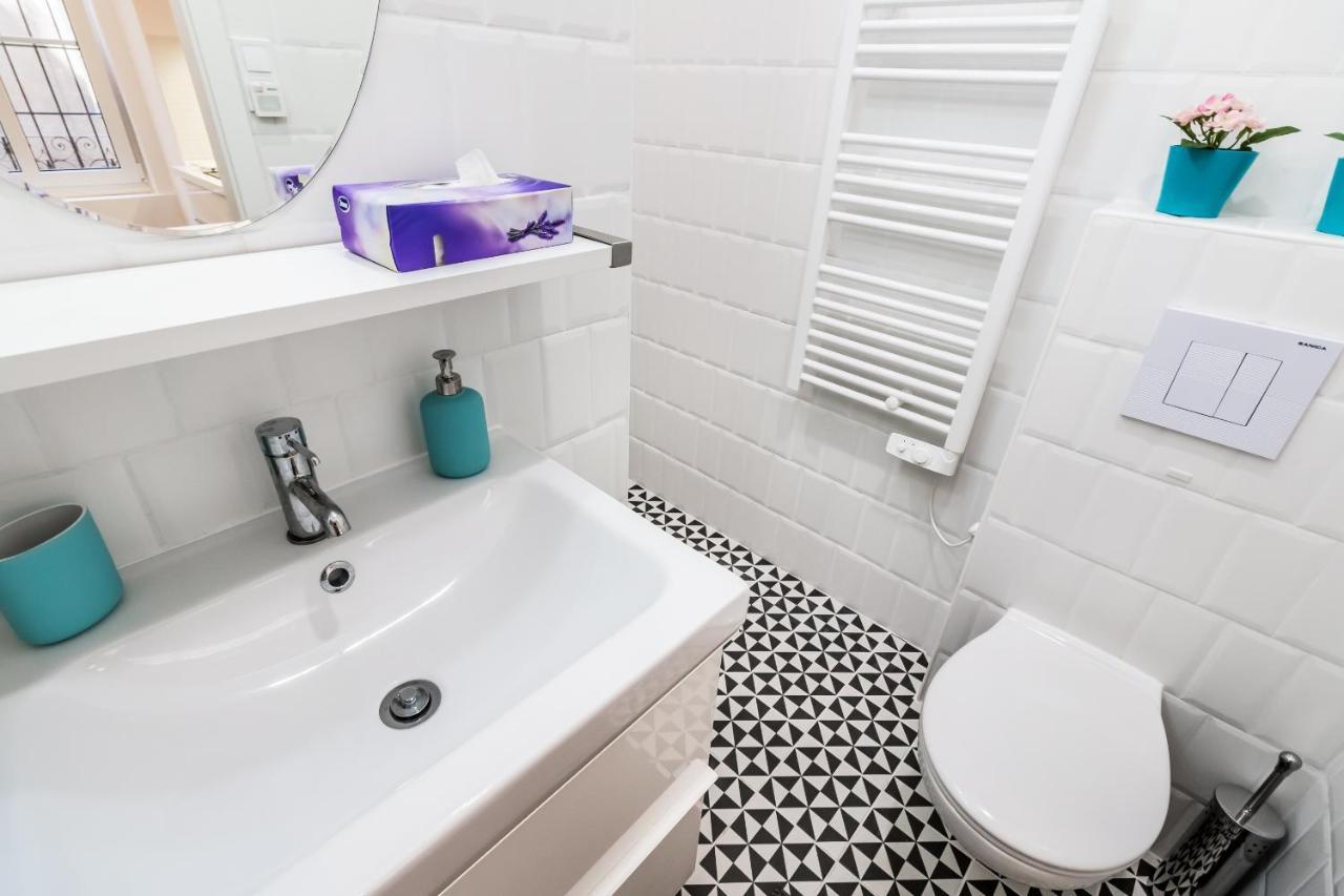 Cosy Studios In The Heart Of The City Budapest Exteriör bild
