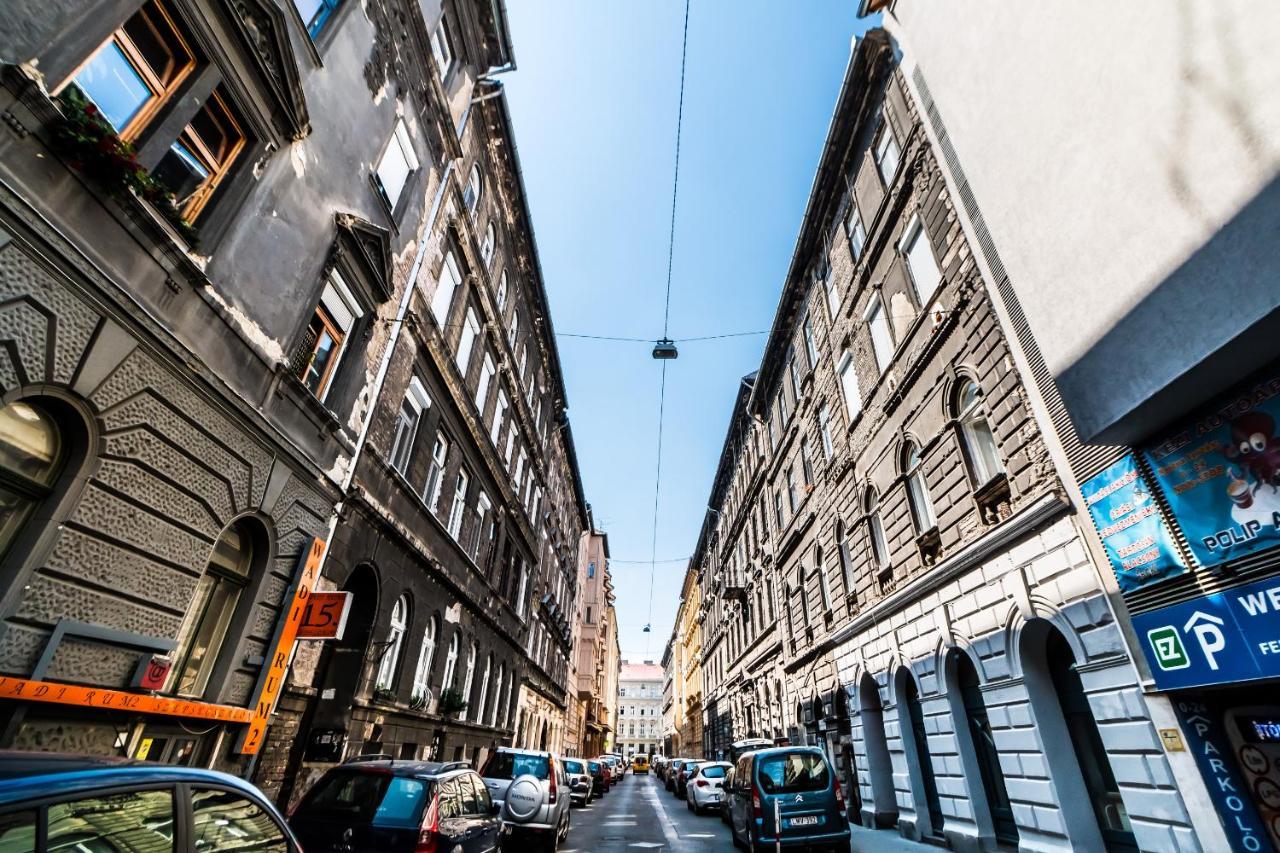 Cosy Studios In The Heart Of The City Budapest Exteriör bild